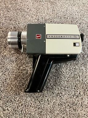 Vintage GAF Anscomatic S/86 Hand Held Movie Camera Super 8. Untested